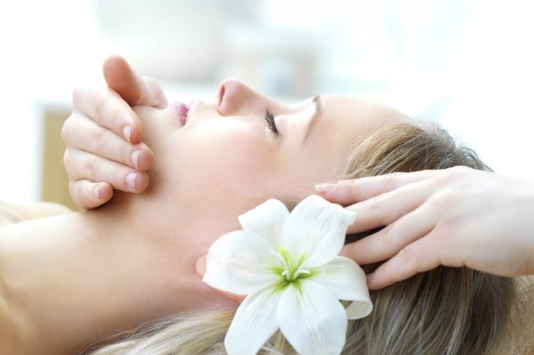 Thaimassage und Aromaölmassage FFB